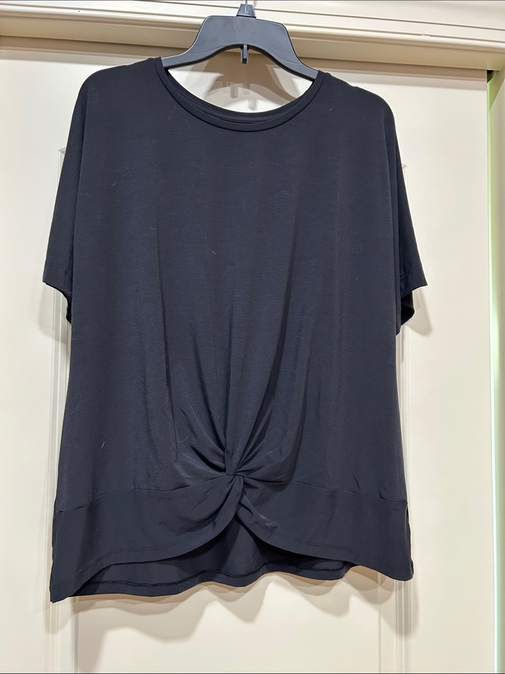 Gap fit Women's Black Twist-Front Short Sleeve Top